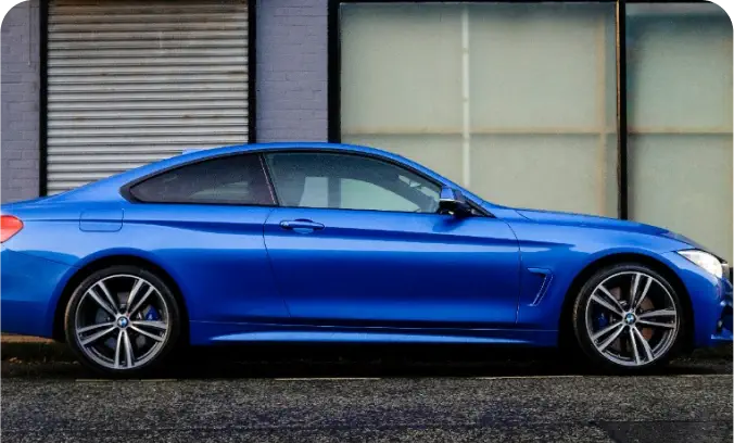 Imagen de un auto azul